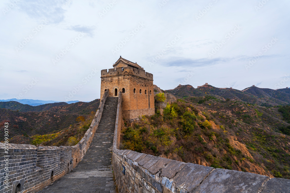 Fototapeta premium The Great Wall in autumn