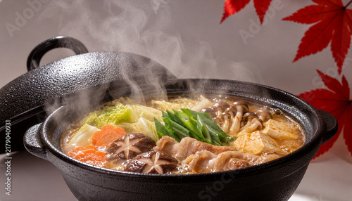 Plakat 豚肉ときのこを味わう湯気たっぷりの秋の味噌鍋