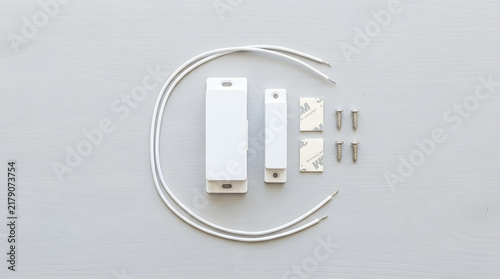 Door position magnetic contact sensor set for alarm systems