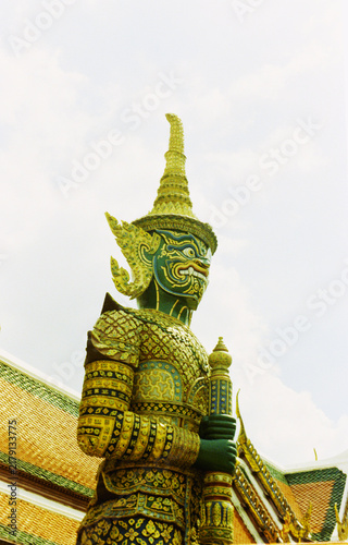 Konstfotografi wat phra kaew bangkok thailand. Film photo.