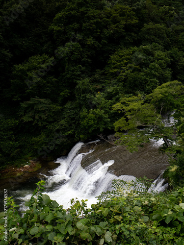 流れる川