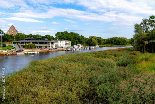 Foto Scenic view of Pirita river in Tallinn with boat pier and historic St Bridget's convent ruins