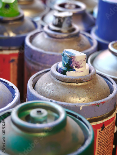 Sprühdosen für Graffiti – bunte Sprayfarben, Street Art und kreative Urban-Art-Gestaltung