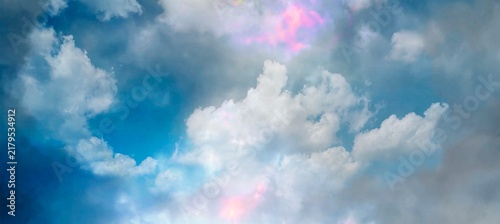 Obraz na płótnie 天国へ続く雲と降り注ぐ太陽光のスピリチュアルな背景画