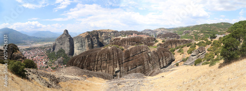 Quadro su tela Breathtaking Meteora Panorama: Holy Monasteries and Sacred Cliffs