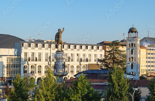 Canvas Print Fountain of the Mothers of Macedonia with bronze sculptures in the historic center of Skopje