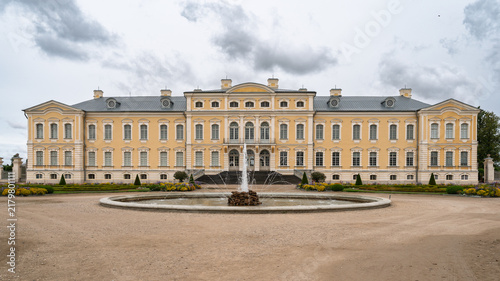 ymmetrical front view of Rundāle Palace with fountain in the garden, Latvia