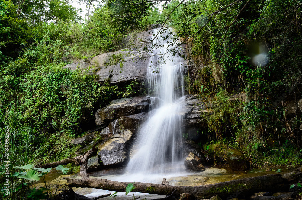 Obraz premium Chang Kien Waterfall in the rainy season at Doi Suthep-Pui National Park, Chiangmai, Northern Thailand