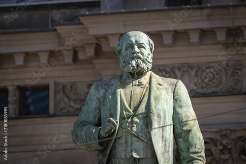 Memorial to Alfred Escher, Swiss politician, business leader and railway pioneer, by Richard Kissling, Bahnhofplatz central railway station, Zürich, Canton of Zurich, Switzerland