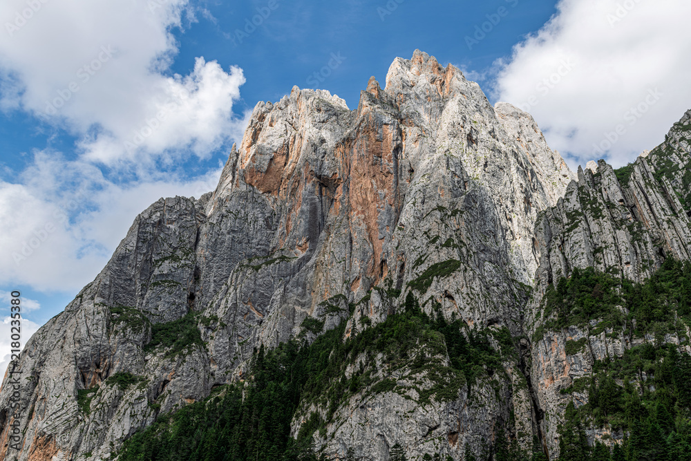 Fototapeta premium The scenery of the One-line Sky Grand Canyon in the Zagana Scenic Area, Gannan Tibetan Autonomous Prefecture, Gansu Province, China