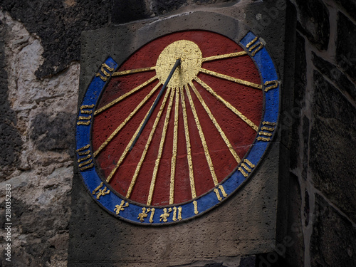 Foto Old sundial in hann munden historical village Germany