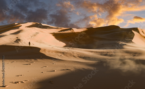 Man lost in desert dunes, 3D animation