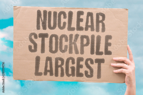 Принти на полотні "Nuclear stockpile largest" Russia holds the world's biggest atomic cache