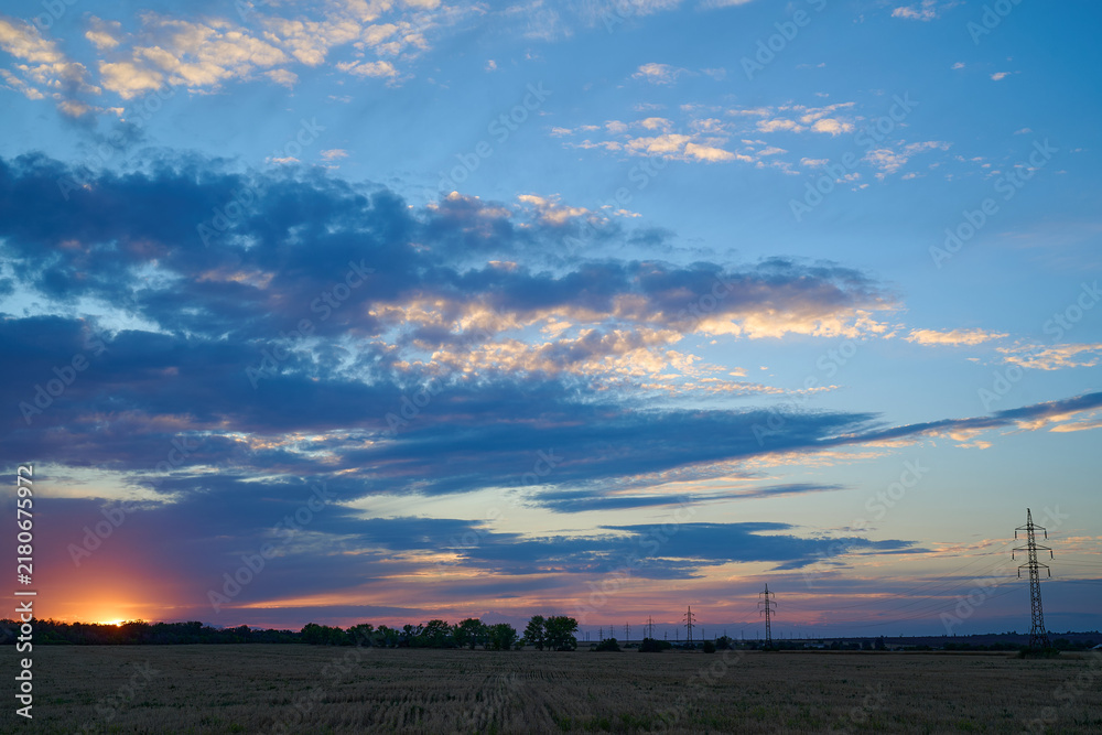 Obraz premium beautiful sky over the field