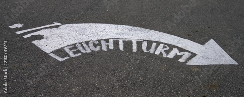 Richtungspfeil zum Leuchtturm