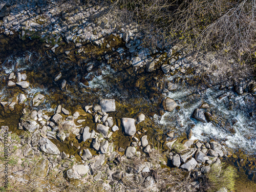 фотографія Aerial top-down view of Murg River rapids and boulder-strewn streambed in Murgta