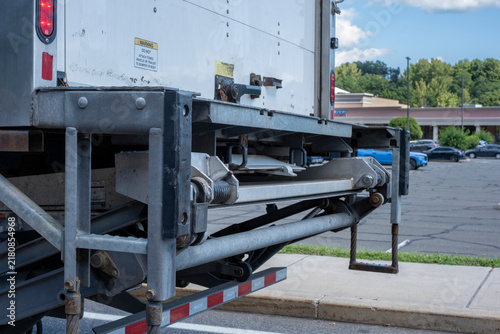 Delivery truck hydraulic liftgate mechanism close up