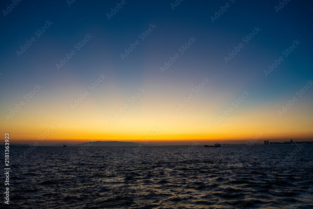 Obraz premium View of sunset over Izmir Bay.