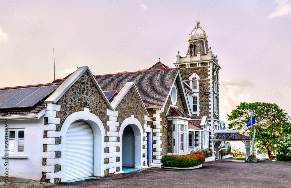 Obraz premium Exterior of Government House, the historic official residence of the Governor-General in Castries, Saint Lucia.