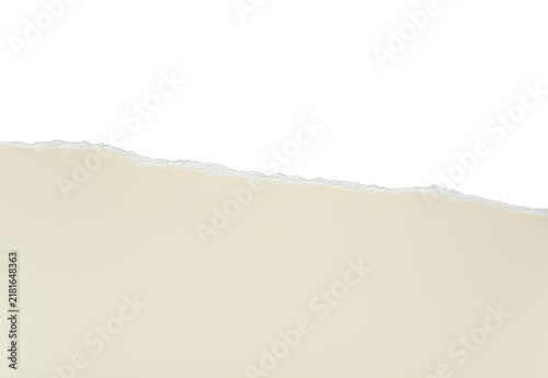 Cartón rasgado de color crema