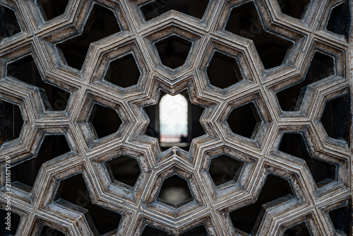 Quadro su tela Geometric stone jali screen detail at Humayun Tomb in Delhi