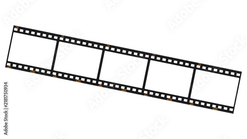Fotografie Diagonal 35mm film strip with five blank frames on a transparent background