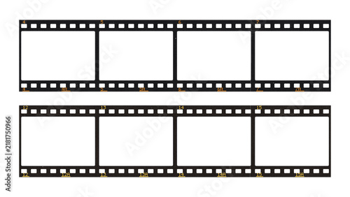 фотографія Two rows of 35mm film strips with eight blank frames on a transparent background