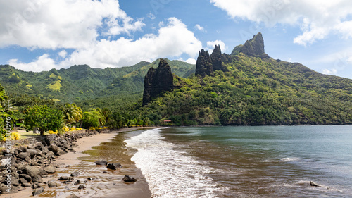 Fotografie magnifque photos de la plage de la vallée mythique de HATIHEU sur l'ile de nuku hiva dans l'archipel des marquises en polynésie francaise