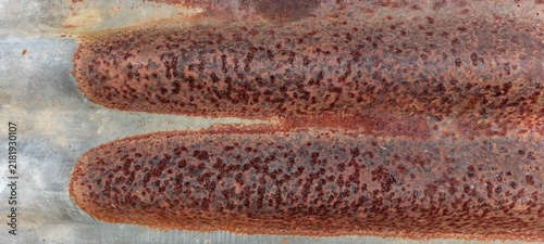 Fotografía Close-up of heavily rusted metal with dense corrosion patterns
