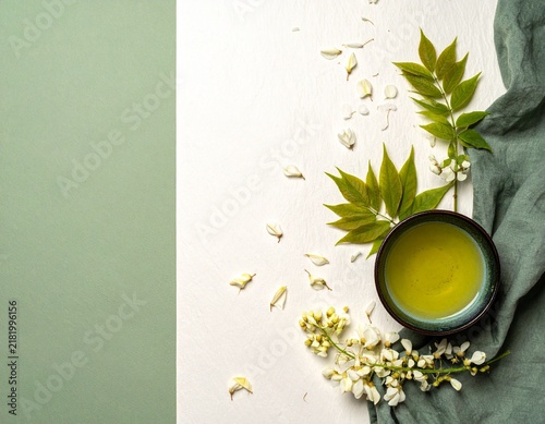 Fototapeta 初夏の和カフェイメージ 藤の花と緑茶のフラットレイ背景素材