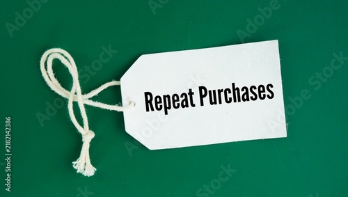 Bild auf Leinwand Tag the paper with the words Repeat Purchases