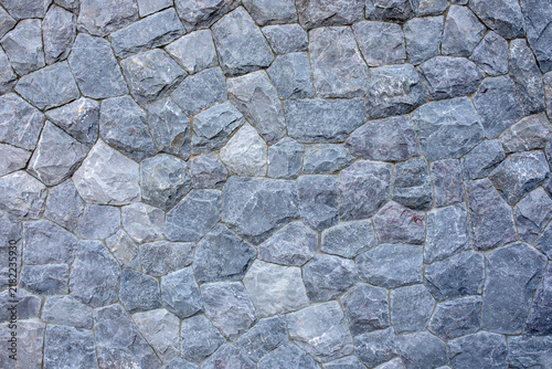 Cuadro en lienzo Finished flagstone cladding wall displays tightly fitted irregular gray stones,