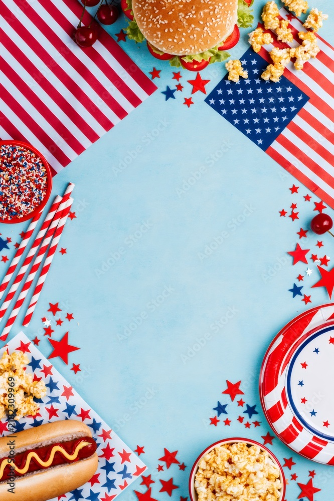 Obraz premium Usa patriotic holiday celebration with festive food and decorations