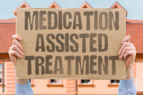 Fotografie "Medication assisted treatment" Pharmaceutical intervention combined with counseling increases recovery rates significantly