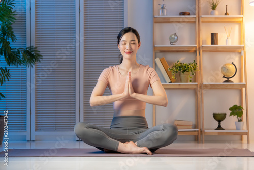 女性　ストレッチ