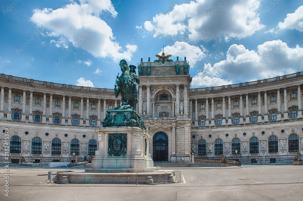 Obraz premium The grand Hofburg Palace complex in Vienna, Austria