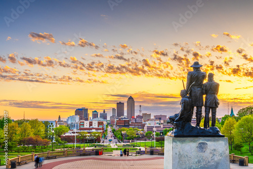 The Pioneer Statuary Group on the Iowa State Capitol