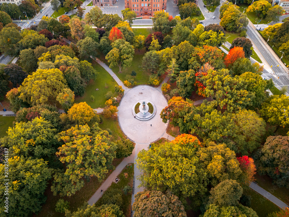 Obraz premium Toronto, Canada with Queens Park