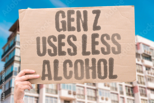 Obraz na plátně "Gen Z uses less alcohol" Documented consumption reduction trend