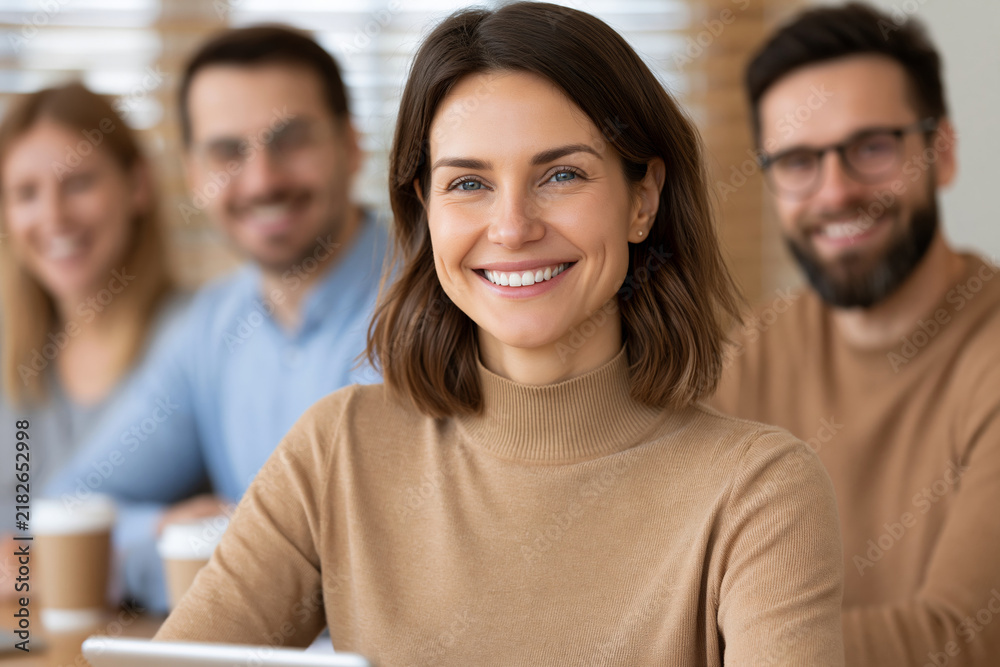 Obraz premium Smiling working women