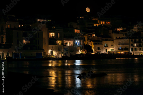 Salida de la luna en Cadaques