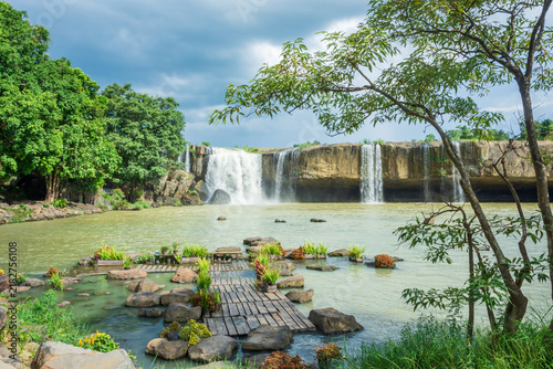Quadro su tela Panorama de la Cascade de Dray Nur, Vietnam