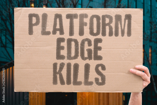 Cuadro en lienzo "Platform edge kills" Standing near subway platform edges leads to accidental falls or deliberate pushes onto tracks