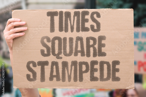 Foto "Times Square stampede" Dangerous crowd crush resulting from panic or overcrowding
