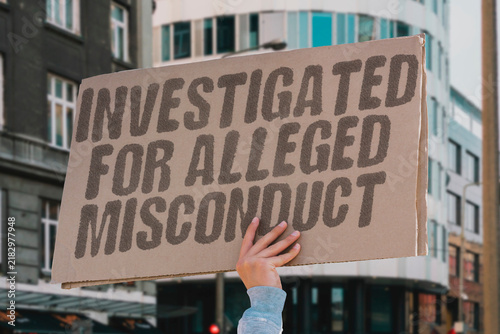 Foto "investigated for alleged misconduct" Official investigated for alleged misconduct