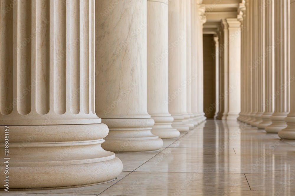 Obraz premium Row of classical marble columns in grand building