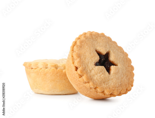 Fotografía Tasty Christmas mince pies isolated on white background