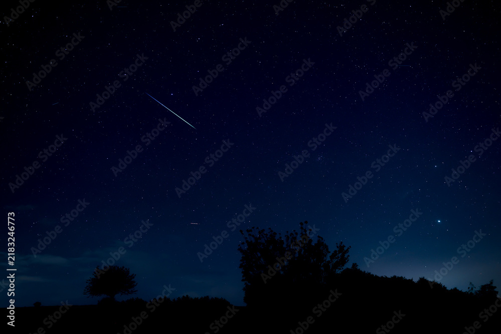 Fototapeta premium Summertime Milky Way stars and constellations.