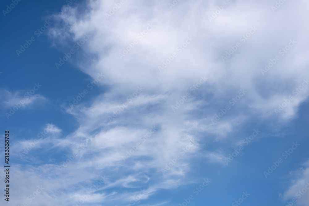 Fototapeta premium 晴れた日の綺麗な空 