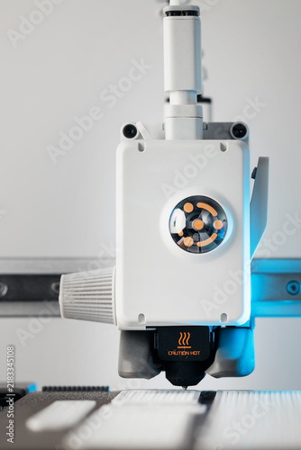Modern additive manufacturing printhead during calibration proces